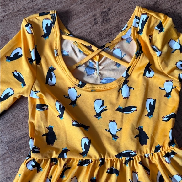 Yellow Penguin Print Kids Dress size 5/6 - Picture 4 of 4